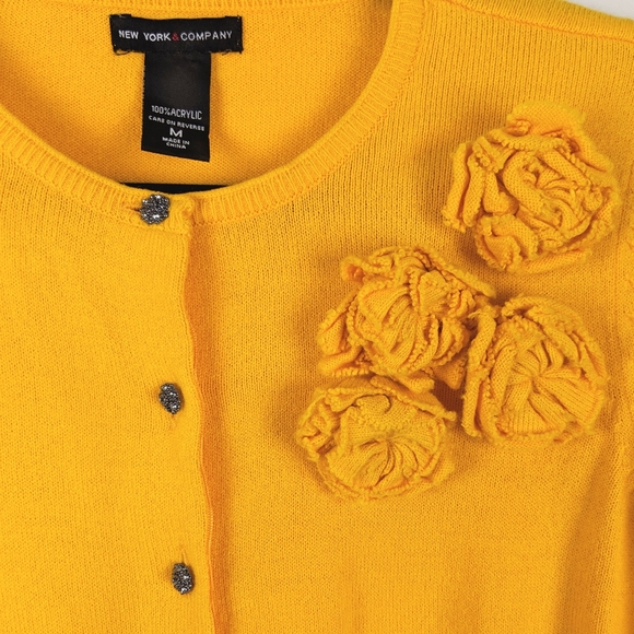 New York & Company Sweaters - Gold Yellow Retro Feel Cardigan w/Flowers Size M
